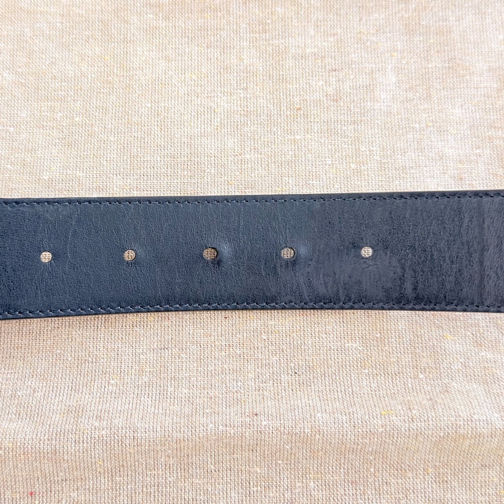 Gucci Men’s GG Marmont Reversible Belt in Size 90 - Picture 5 of 6